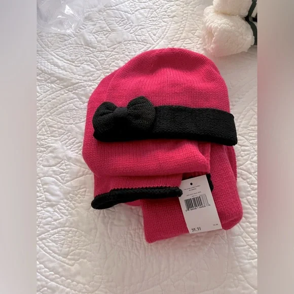 Brand hot pink Kate Spade hat and scarf set. Pink Kate Spade Scarf, Hat & Arm Warmers New | Mercari main image 4